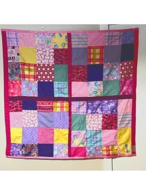 Patchwork Quilt Baby Quilt Collectible Quilt 40 x 40